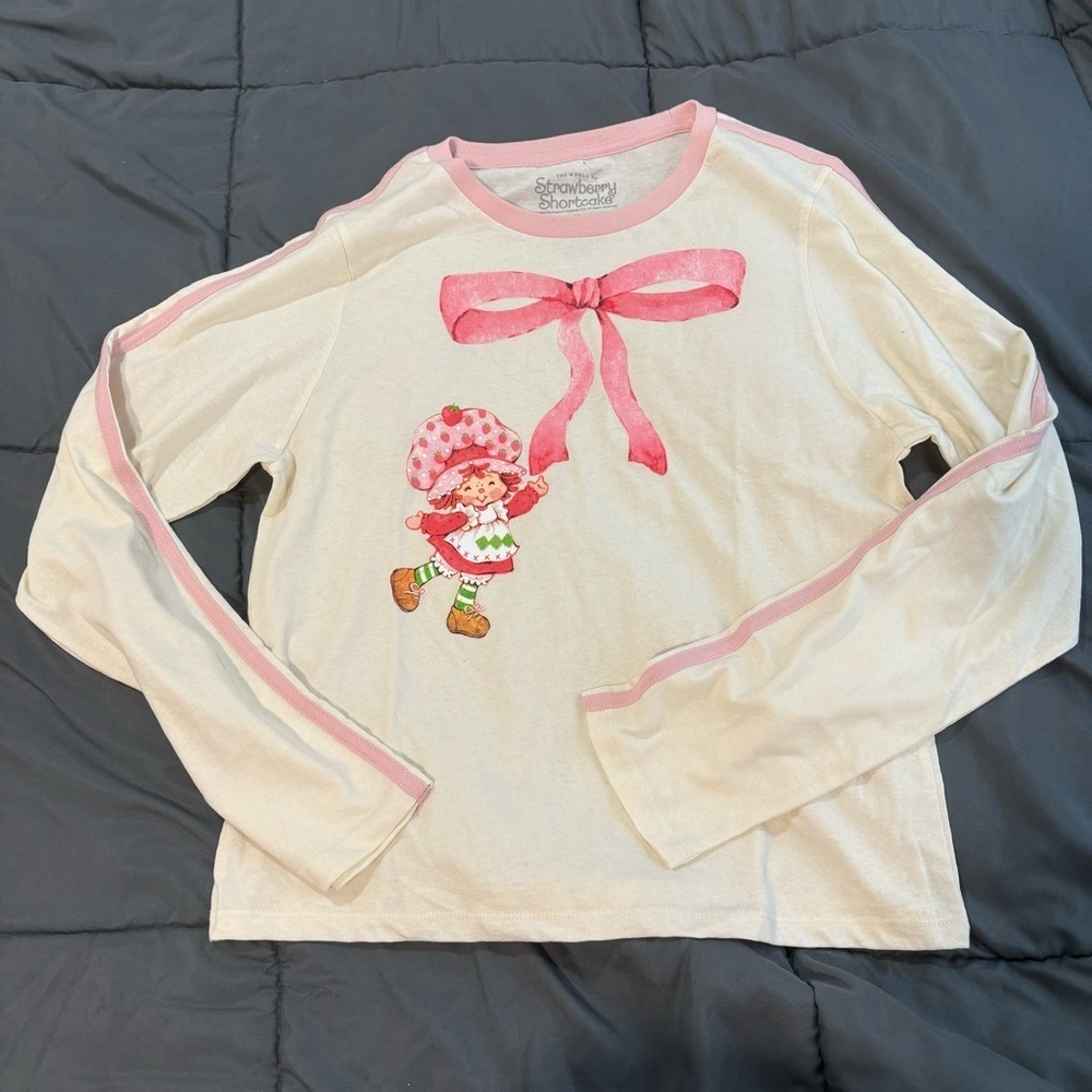 PacSun Strawberry Shortcake Pink Bow Long Sleeve